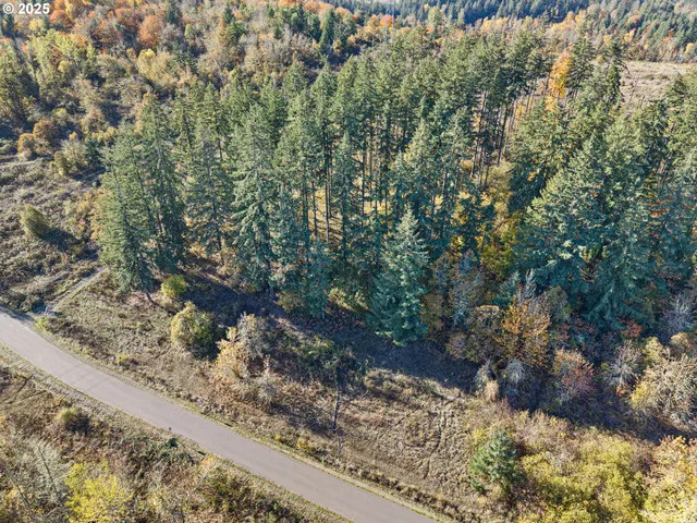 a view of a city street view