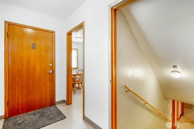 a view of entryway with a rug