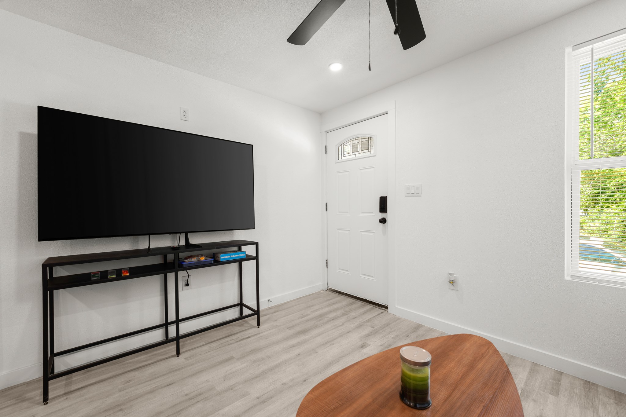 45 Anthony Street, Unit B Austin, TX 78702 - Photo 8 of 21
