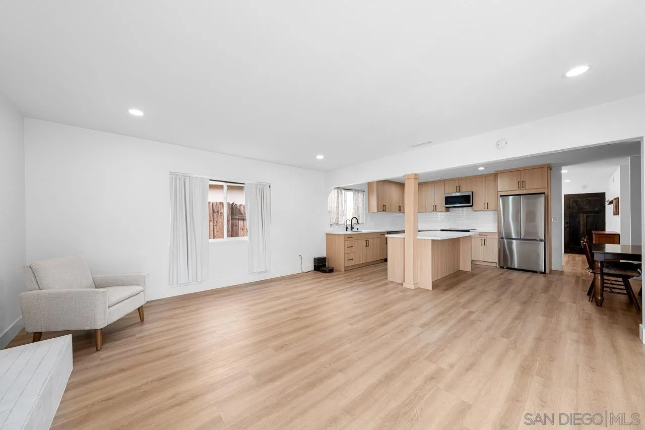 8695 Lepus Road San Diego, CA 92126 - Photo 4 of 24