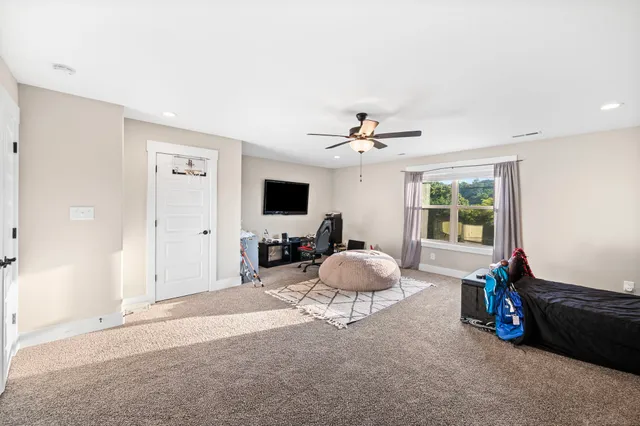 $599,000 | 5215 Watkins Ford Road, Southside, TN 37171