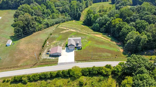$599,000 | 5215 Watkins Ford Road, Southside, TN 37171