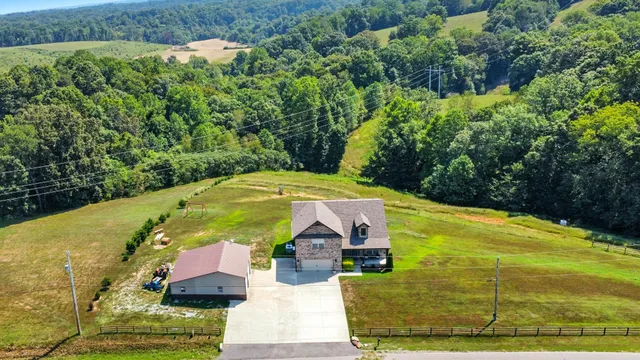 $599,000 | 5215 Watkins Ford Road, Southside, TN 37171