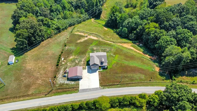 $599,000 | 5215 Watkins Ford Road, Southside, TN 37171