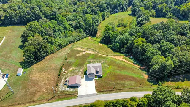 $599,000 | 5215 Watkins Ford Road, Southside, TN 37171