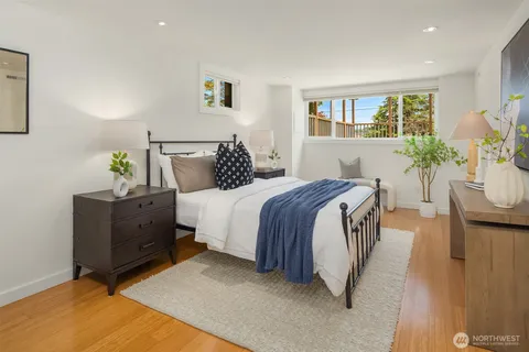 $1,250,000 | 2600 West Howe Street, Seattle, WA 98199
