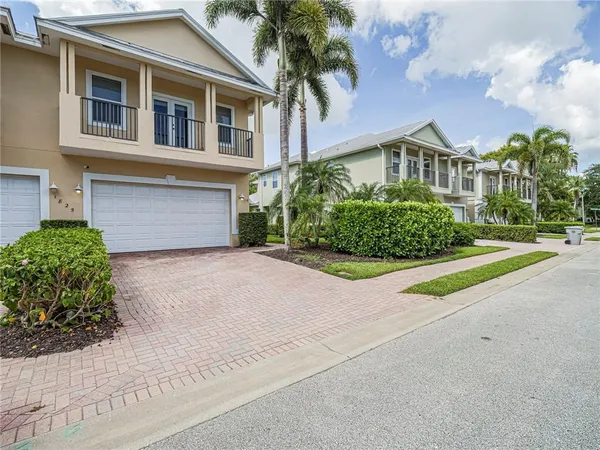 $2,550 | 1825 Bridgepointe Circle, Unit 16, Vero Beach, FL 32967