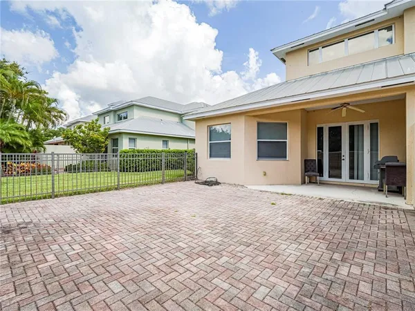 $2,550 | 1825 Bridgepointe Circle, Unit 16, Vero Beach, FL 32967