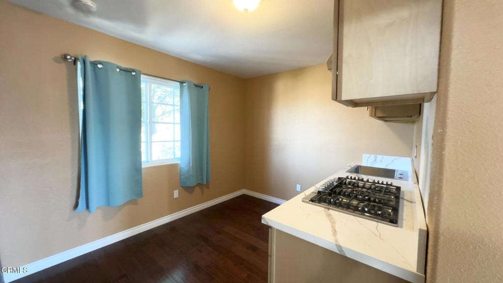 2235 Cloyne Street Oxnard, CA 93033 - Photo 2 of 9