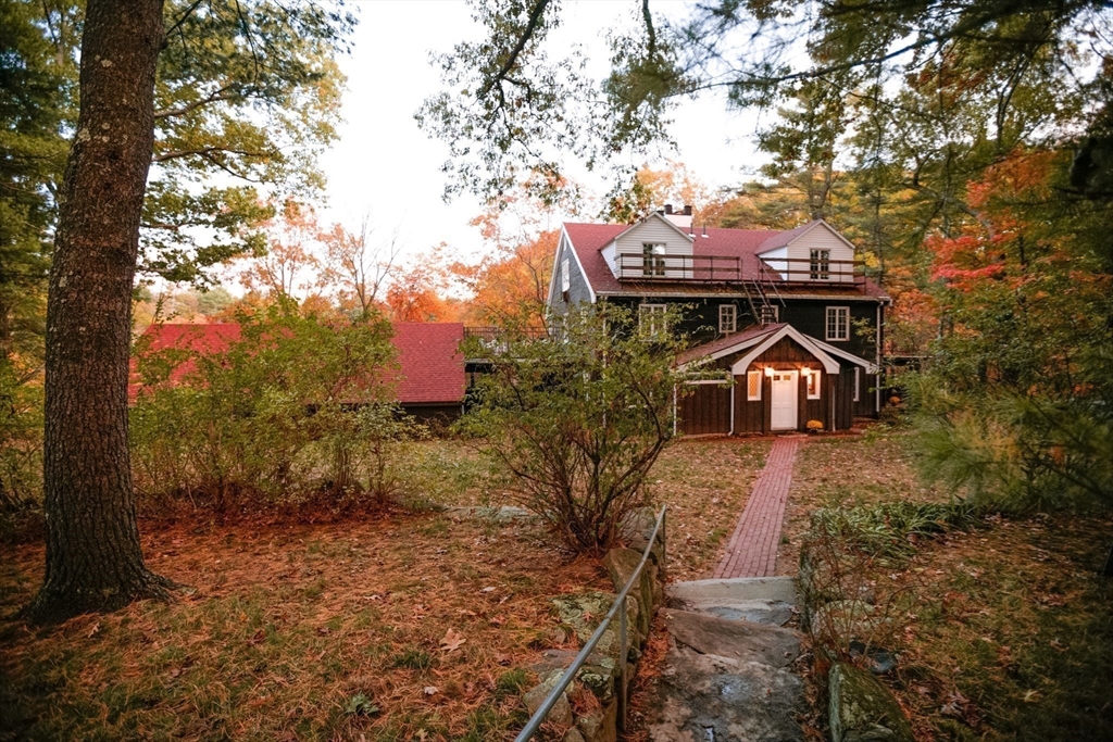 557 Dutton Road, Unit 2 Sudbury, MA 01776 - Photo 3 of 31