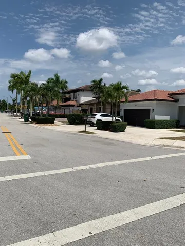 $150,000 | 4400 Southwest 170th Avenue, Miami, FL 33185