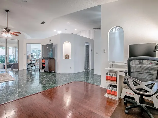 $295,000 | 25348 Crestwater Drive, Leesburg, FL 34748