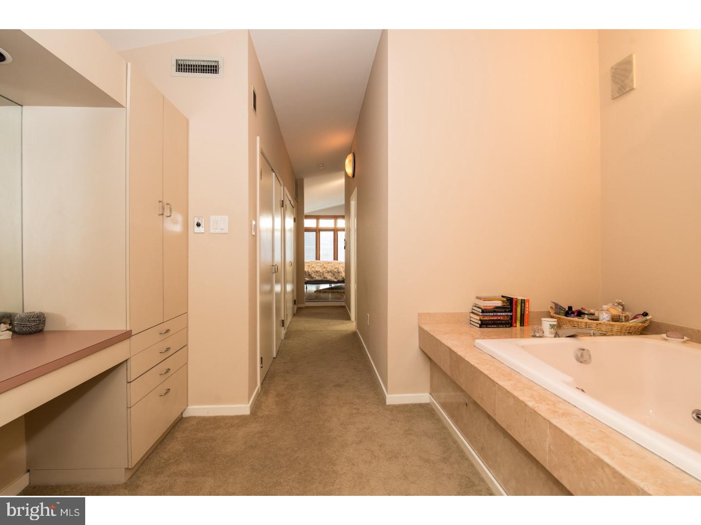 438 Spruce Street Philadelphia, PA 19106 - Photo 21 of 25 Master Bedroom