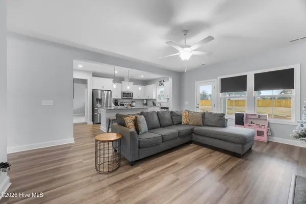 $521,999 | 59 West Barlow Avenue, Hampstead, NC 28443