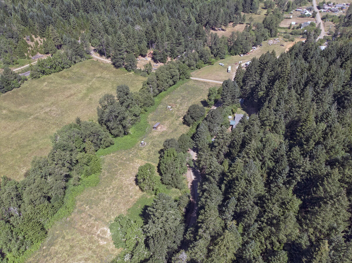 1090 Tunnel Road Glendale, OR 97442 - Photo 43 of 53 42