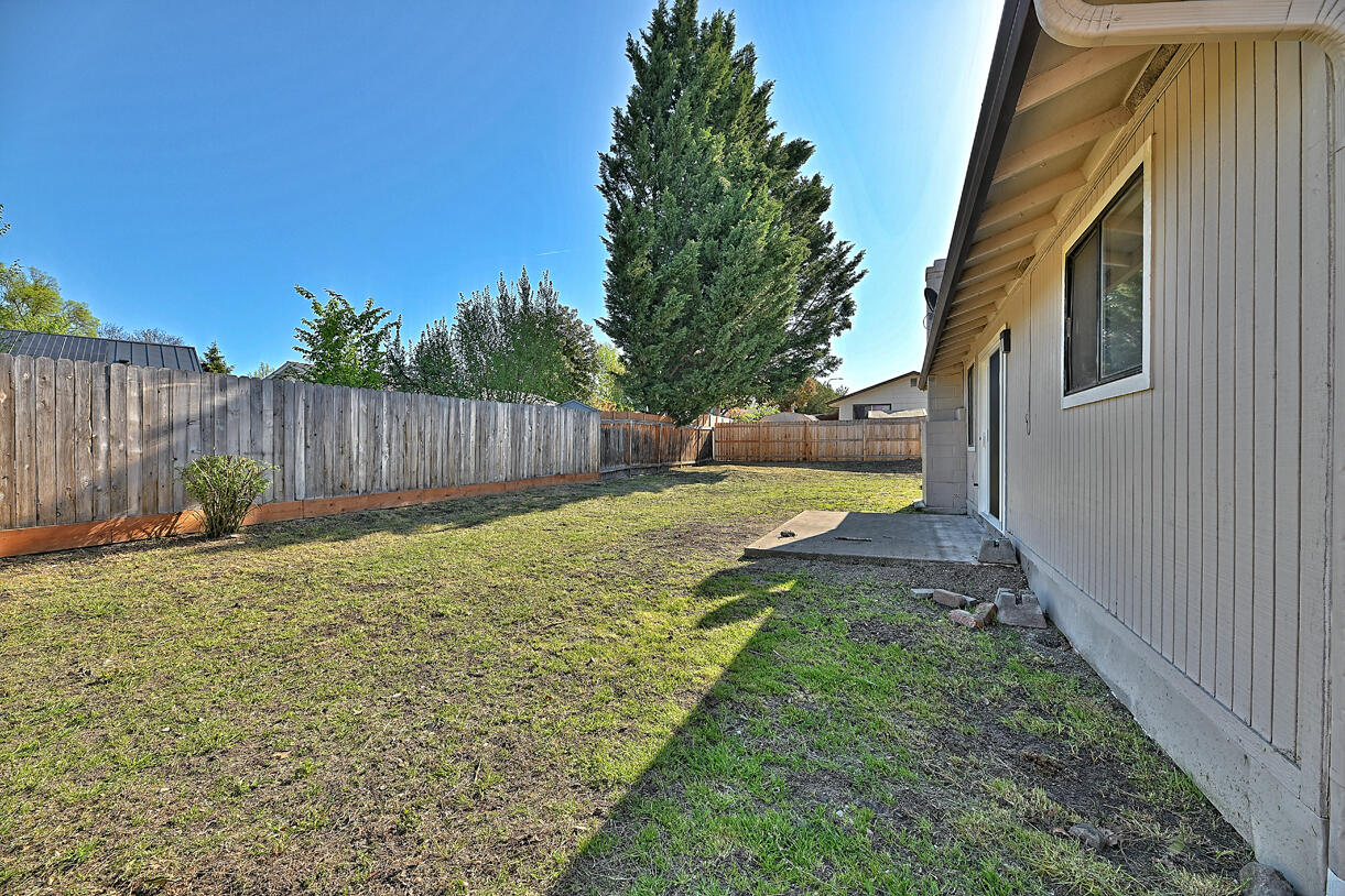 2429 East Barnett Road Medford, OR 97504 - Photo 22 of 25 DSC_1271