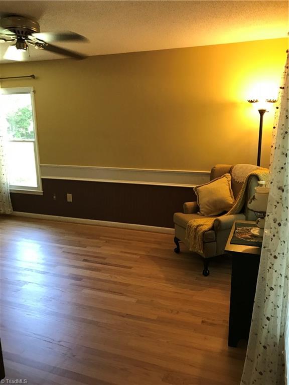 7517 Everson Road Summerfield, NC 27358 - Photo 6 of 15 Living Room