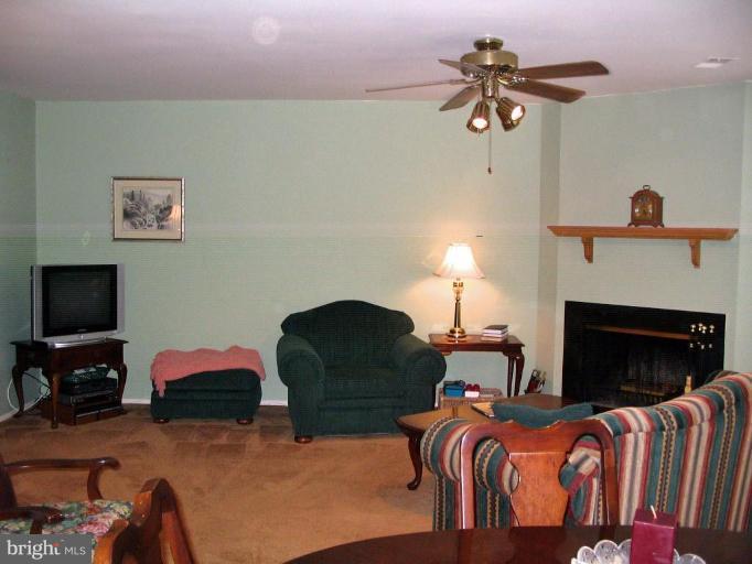 11636 Ivystone Court, Unit 2/002 Reston, VA 20191 - Photo 12 of 15 Living Room