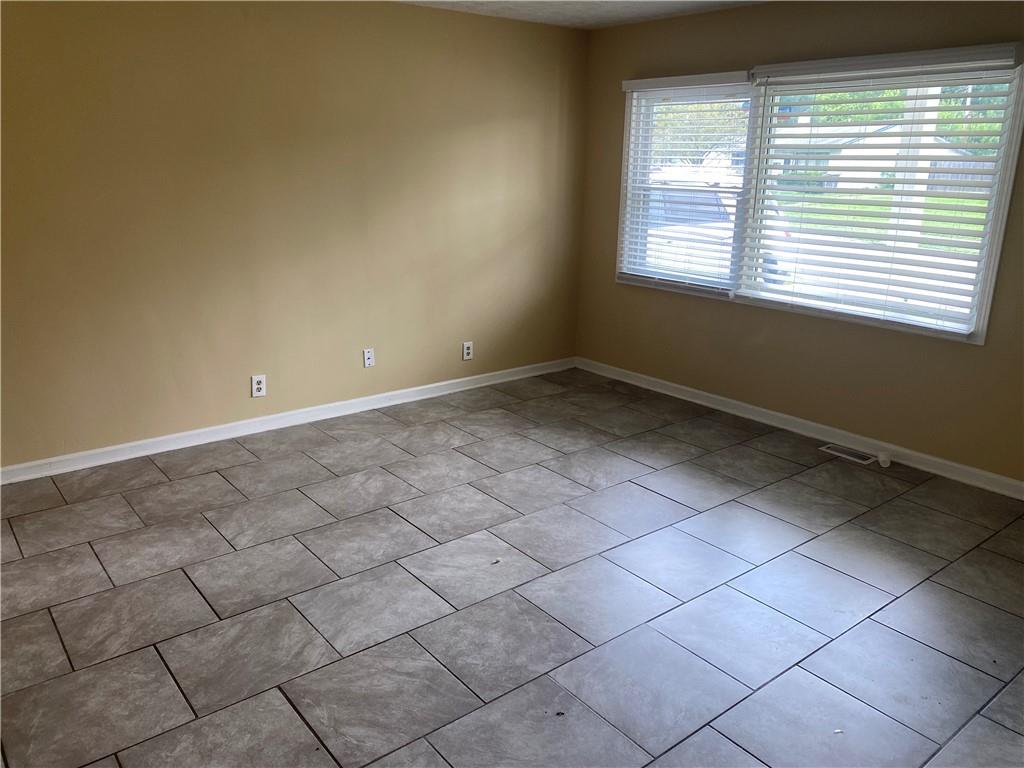 3147 Danbury Road Indianapolis, IN 46222 - Photo 8 of 24 Gallery Image 8