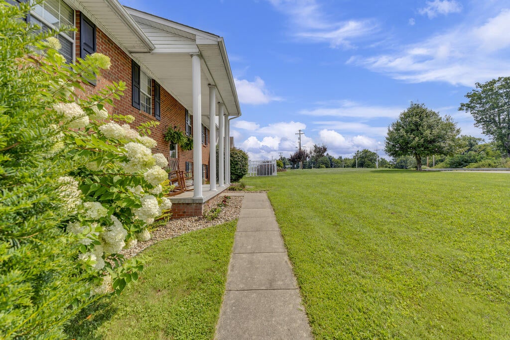 2197 Grandview Road Beaver, WV 25813 - Photo 3 of 37 Gallery Image 3
