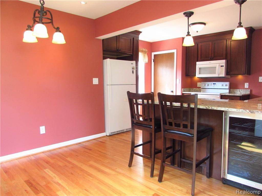 3718 Durham Road Royal Oak, MI 48073 - Photo 5 of 23