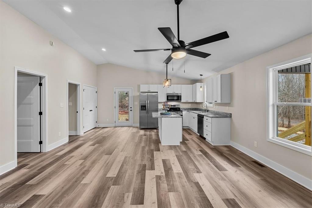 2953 Little Creek Road Thomasville, NC 27360 - Photo 11 of 40
