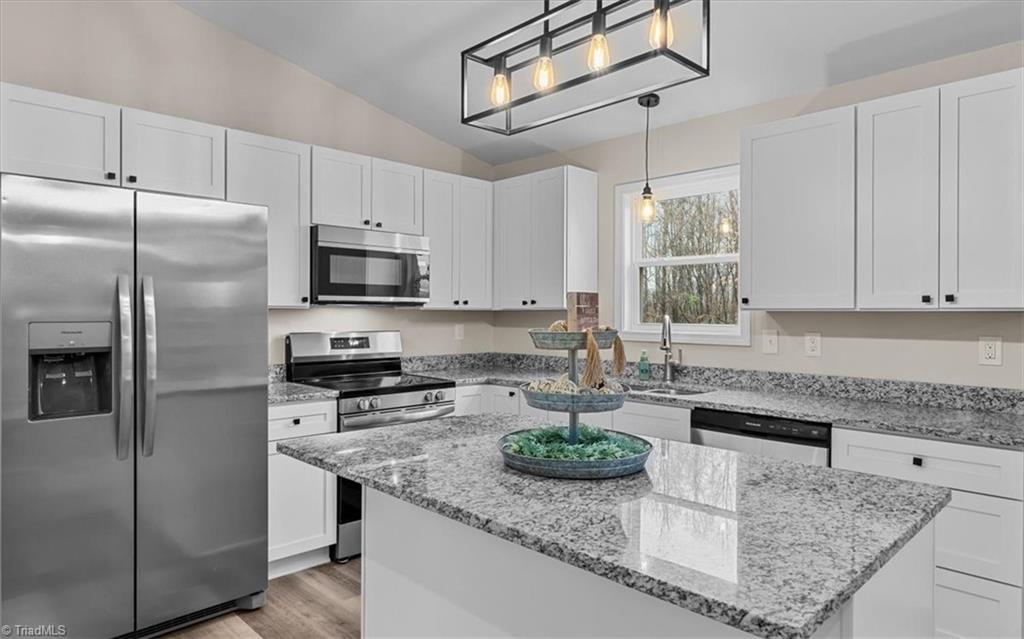 2953 Little Creek Road Thomasville, NC 27360 - Photo 13 of 40