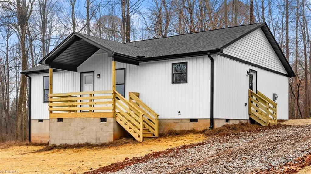 2953 Little Creek Road Thomasville, NC 27360 - Photo 3 of 40