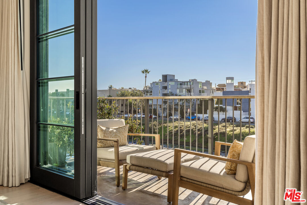 4315 Roma Court Marina del Rey, CA 90292 - Photo 39 of 65
