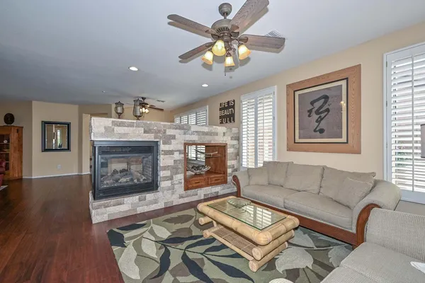 $3,250 | 41418 North Clear Crossing Road, Anthem, AZ 85086