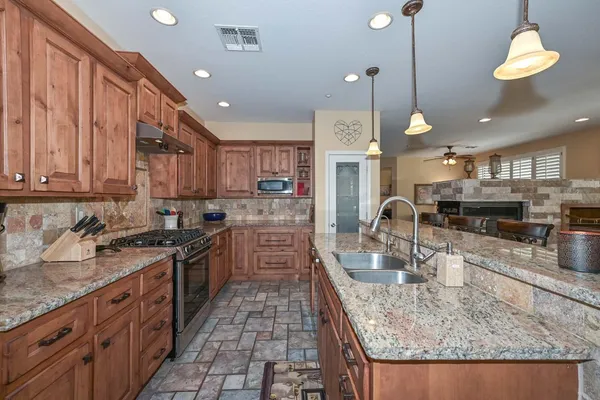 $3,250 | 41418 North Clear Crossing Road, Anthem, AZ 85086