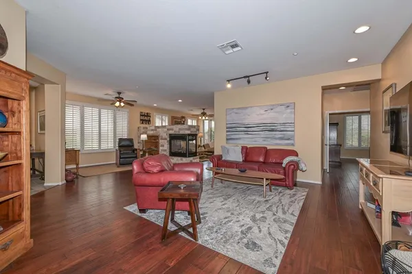 $3,250 | 41418 North Clear Crossing Road, Anthem, AZ 85086