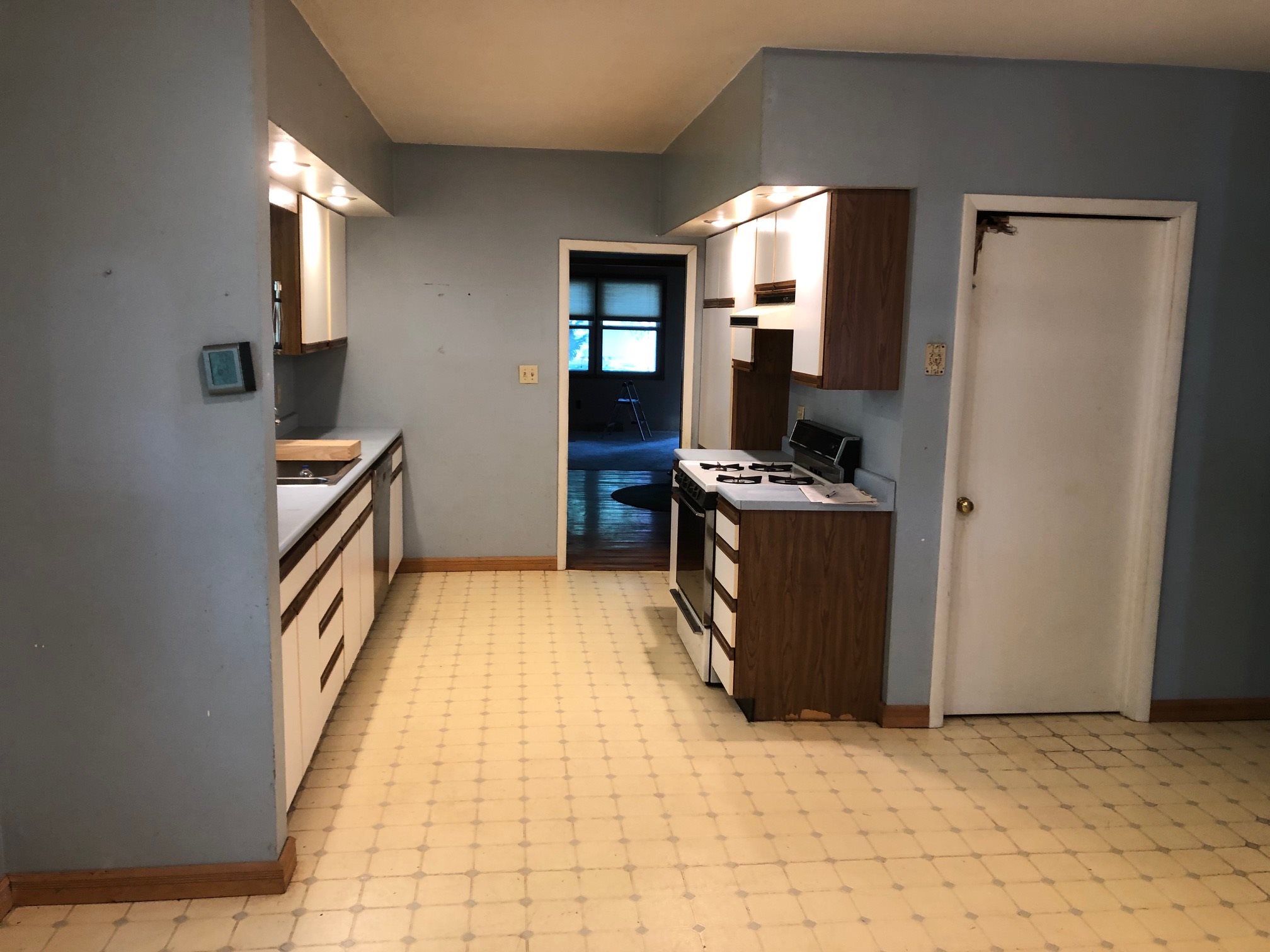 402 Fulton Avenue Rochester, IN 46975 - Photo 3 of 17 Gallery Image 3