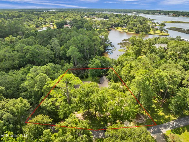 $799,000 | 6022 Monticilla Circle, Ocean Springs, MS 39564