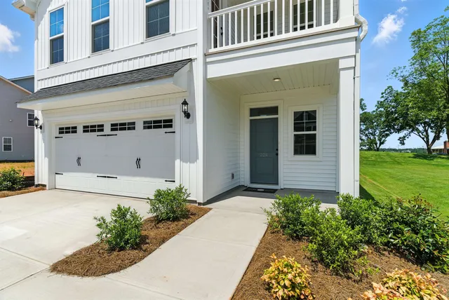 $319,000 | 7014 New Horizons Lane, Boiling Springs, SC 29316