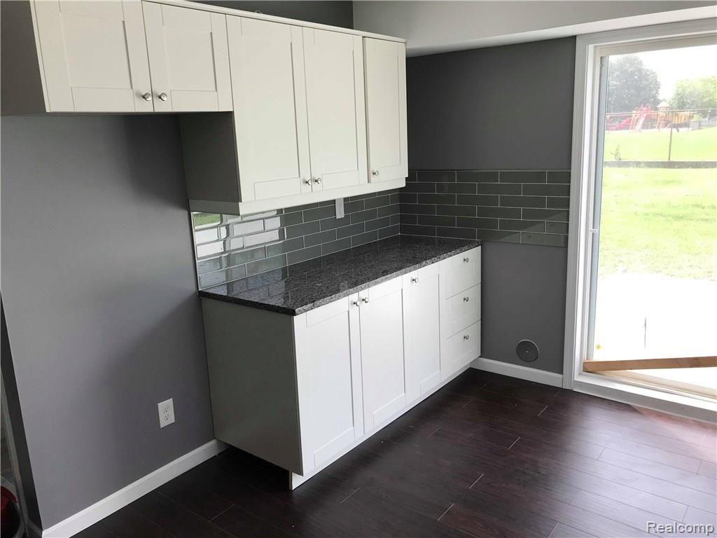 4208 Kendall Road Warren, MI 48091 - Photo 9 of 36 38264063_10156213837621253_5476467379850444800_n.jpg