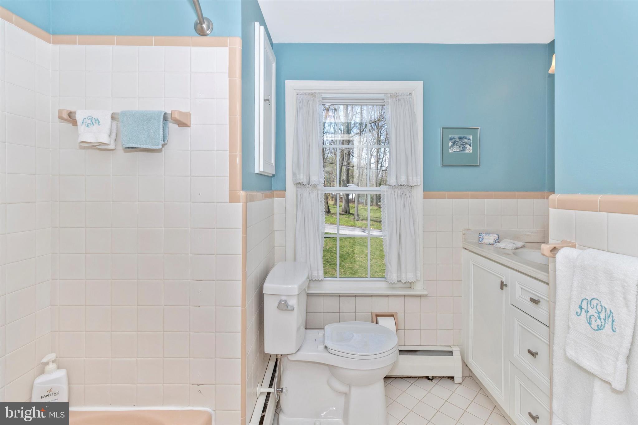622 Bair Road Berwyn, PA 19312 - Photo 32 of 44 Second Floor Hall Bath