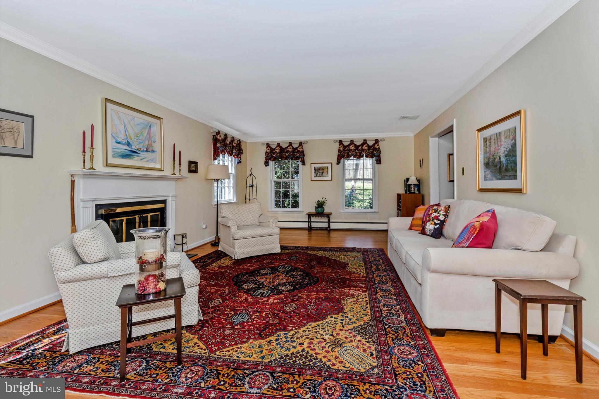 622 Bair Road Berwyn, PA 19312 - Photo 8 of 44 Expansive Living Room