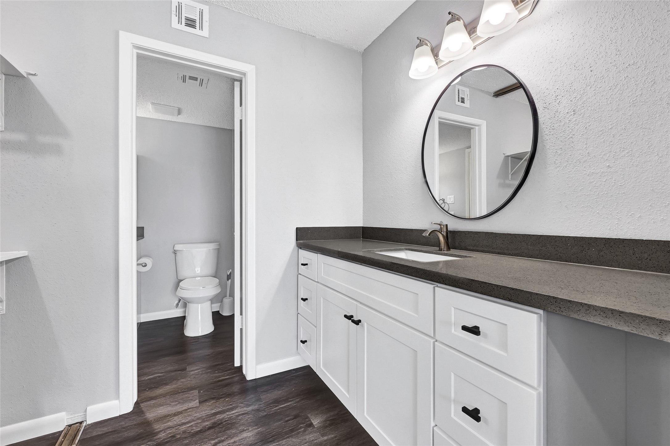 12111 Lemon Ridge Lane, Unit 121 Houston, TX 77035 - Photo 14 of 25