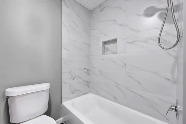 $1,795 | 12111 Lemon Ridge Lane, Unit 121, Houston, TX 77035