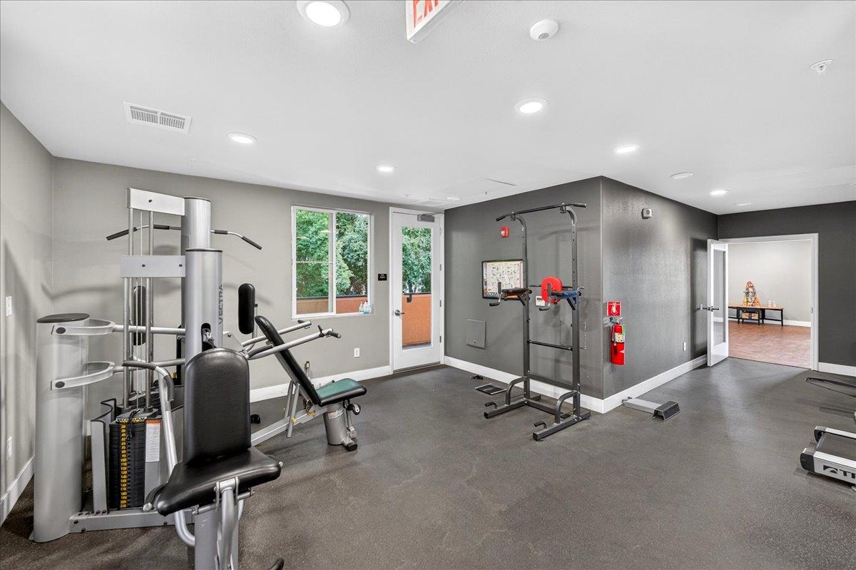 538 South Mathilda Avenue, Unit 301 Sunnyvale, CA 94086 - Photo 44 of 54