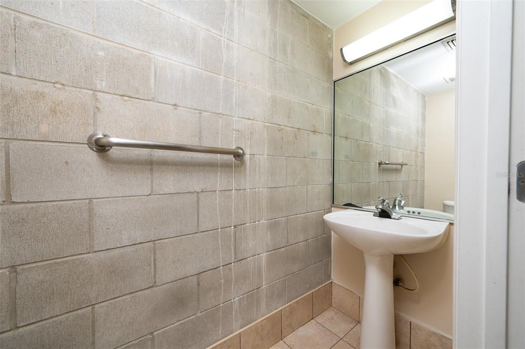 2515 Southwest 35th Place, Unit 103 Gainesville, FL 32608 - Photo 20 of 28