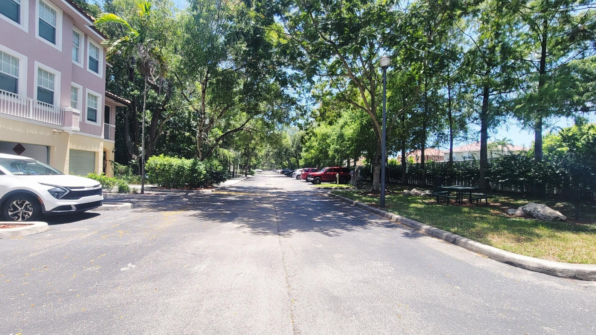6920 West Sample Road Pompano Beach, FL 33063 - Photo 4 of 52 J44