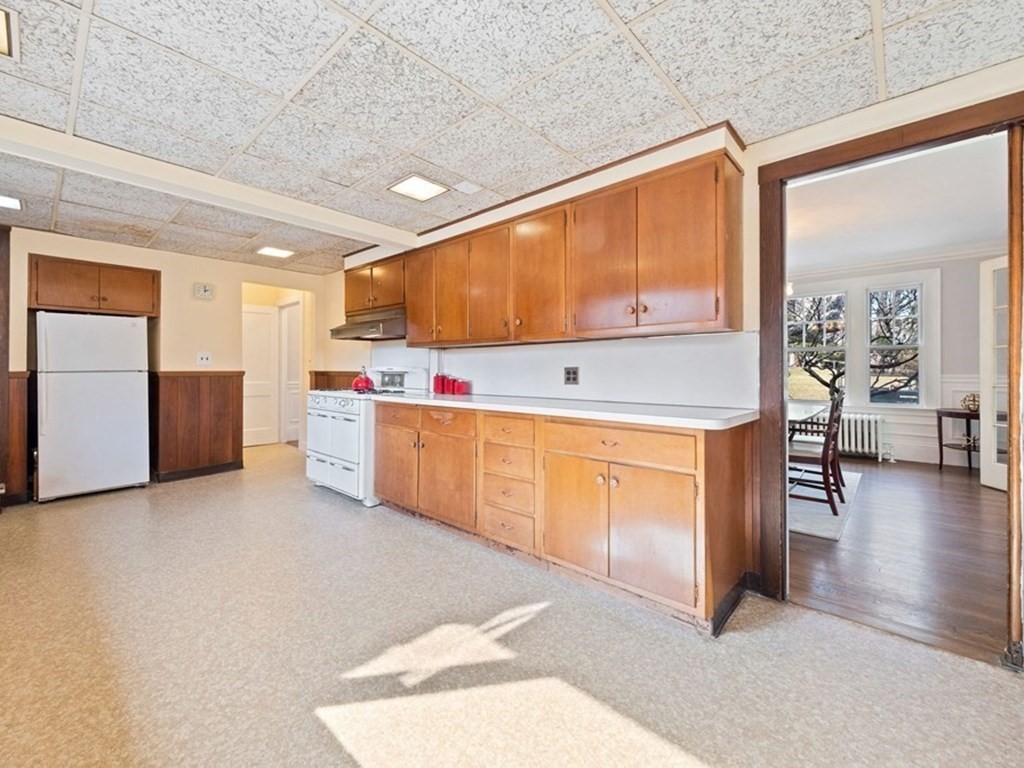 8 Lakewood Road Newton, MA 02461 - Photo 19 of 38 Gallery Image 19