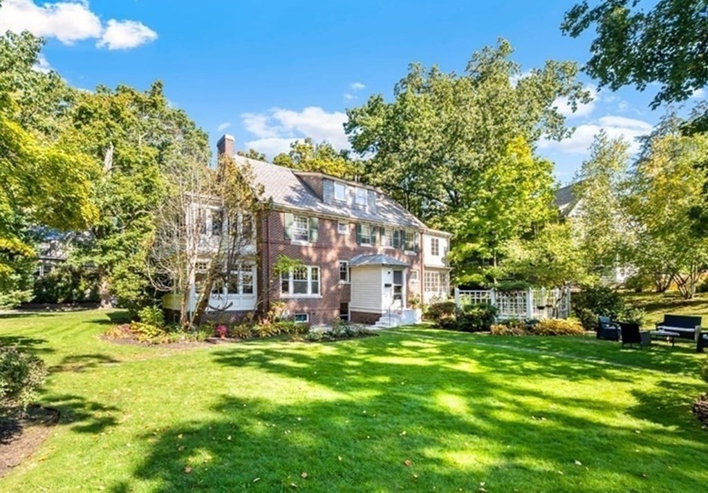 8 Lakewood Road Newton, MA 02461 - Photo 3 of 38 Gallery Image 3