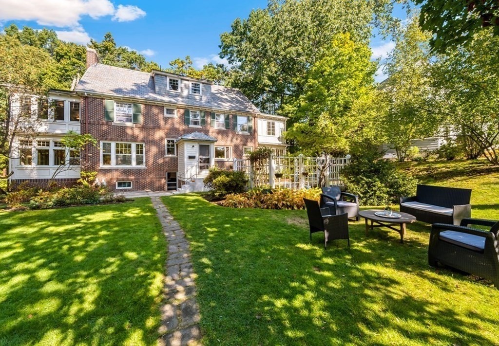 8 Lakewood Road Newton, MA 02461 - Photo 4 of 38 Gallery Image 4