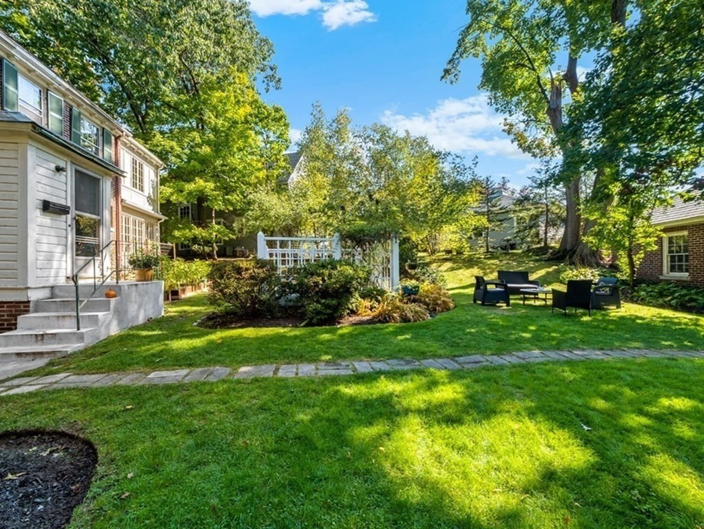 8 Lakewood Road Newton, MA 02461 - Photo 5 of 38 Gallery Image 5