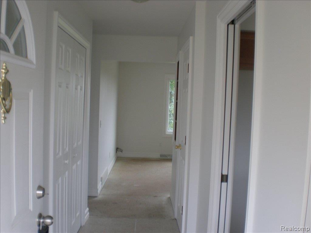 9478 Alpine Road Goodells, MI 48027 - Photo 6 of 22 Front Entry foyer