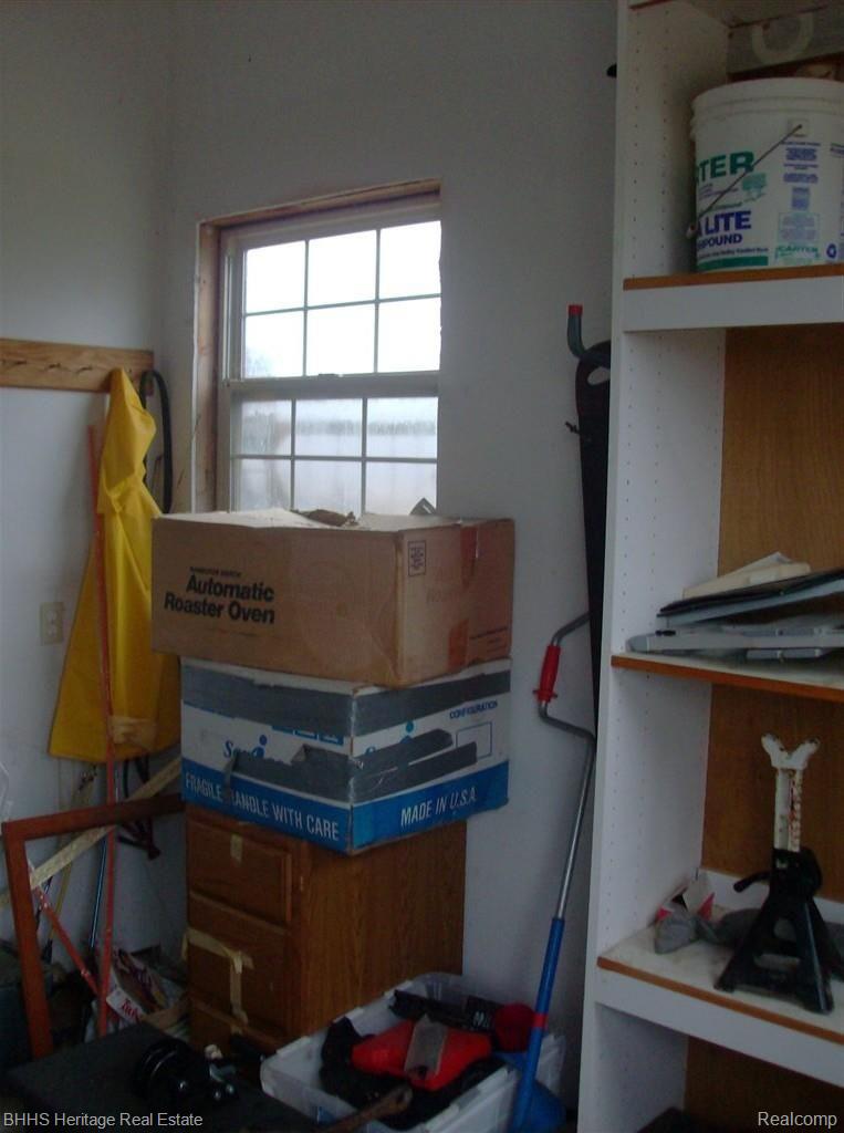 7271 West Hayner Road Fowlerville, MI 48836 - Photo 23 of 25 Office