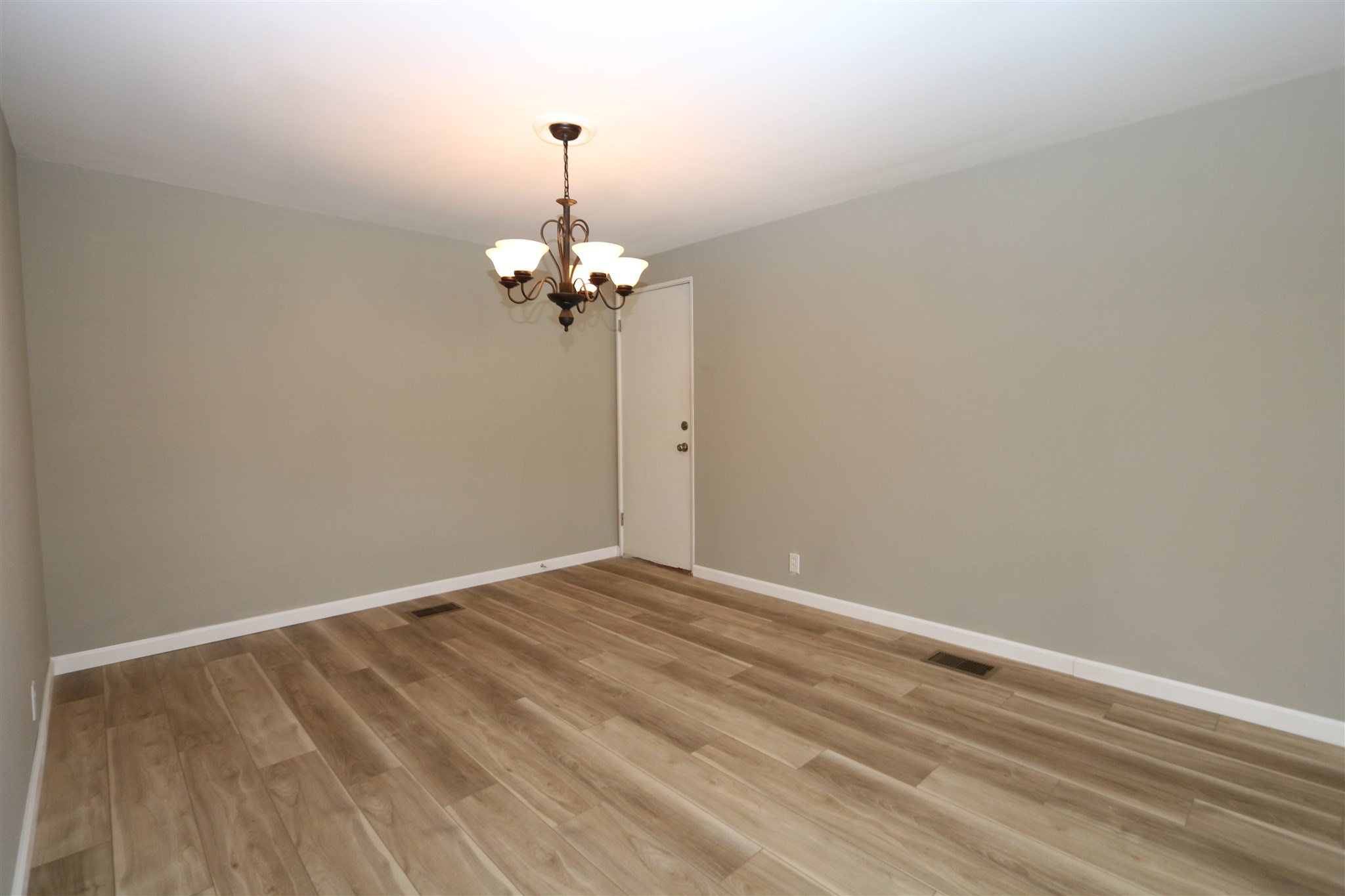 2421 York Road South Bend, IN 46614 - Photo 5 of 20 Gallery Image 5